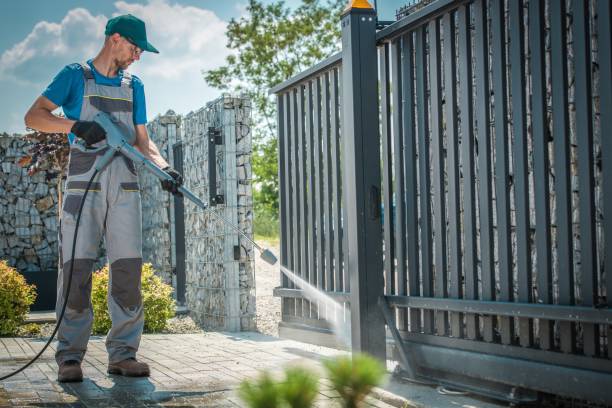 Best Pool Deck Cleaning  in Loretto, PA